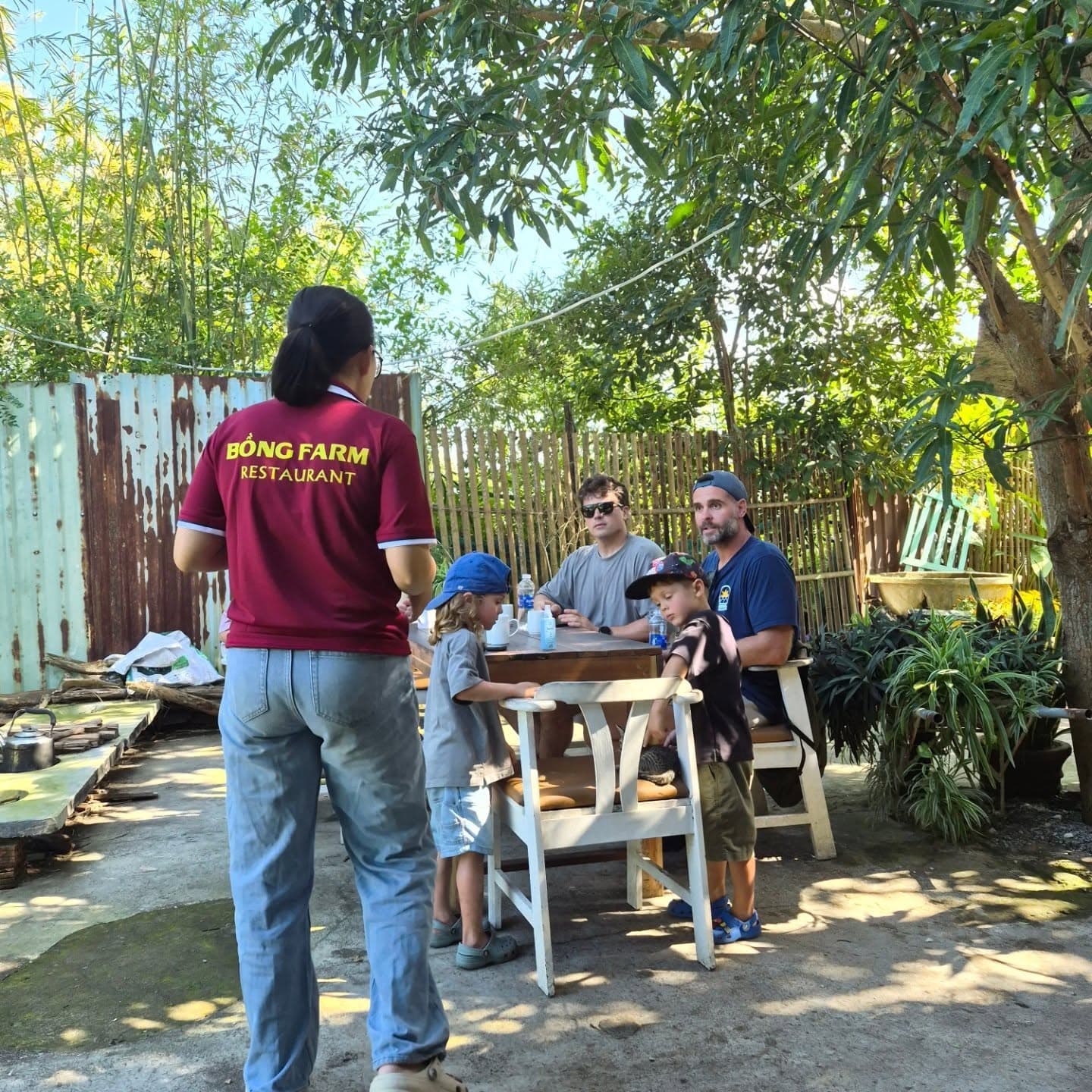 Bong Farm Restaurant — photo 11