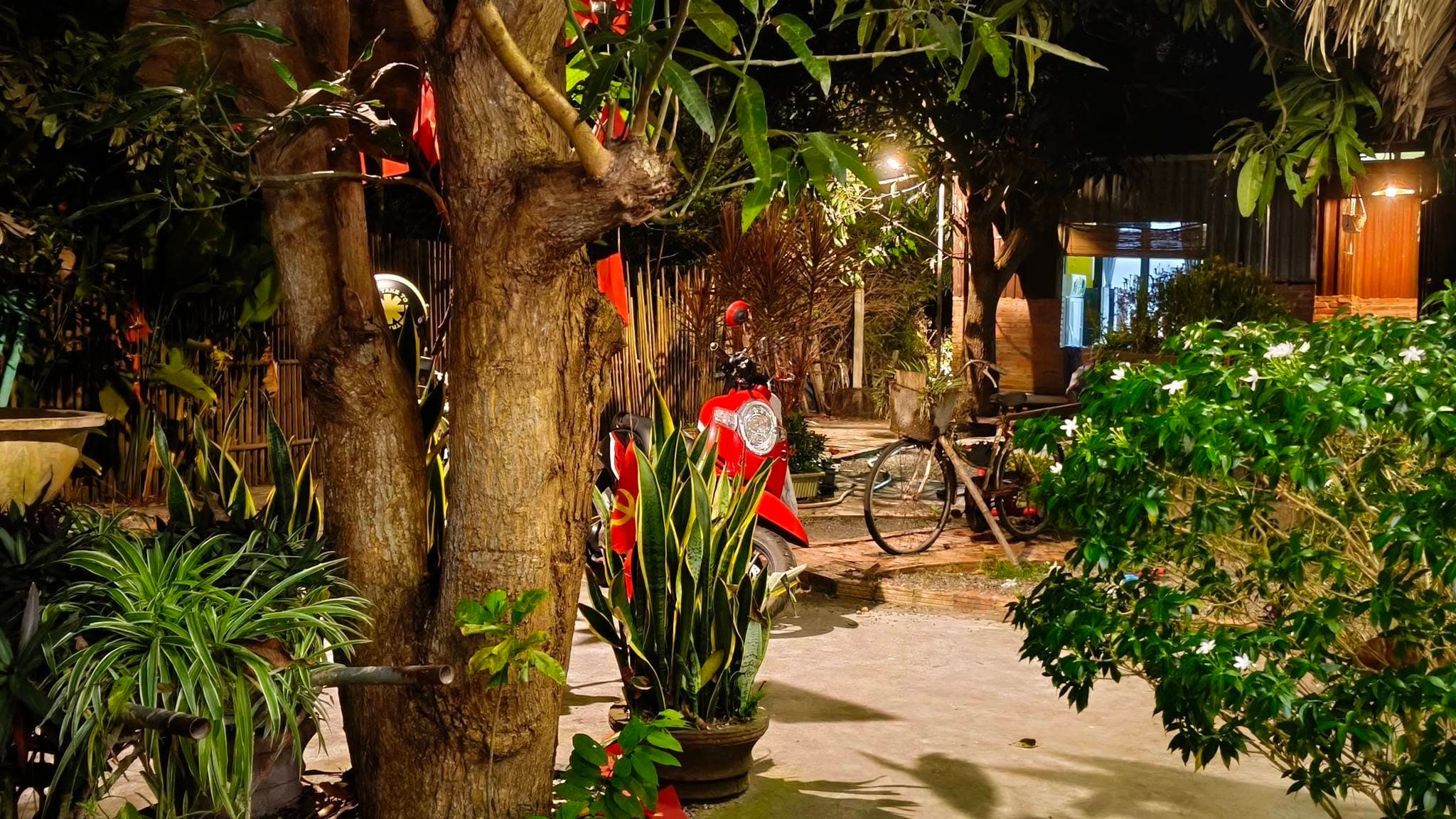 Bong Farm Restaurant — photo 2